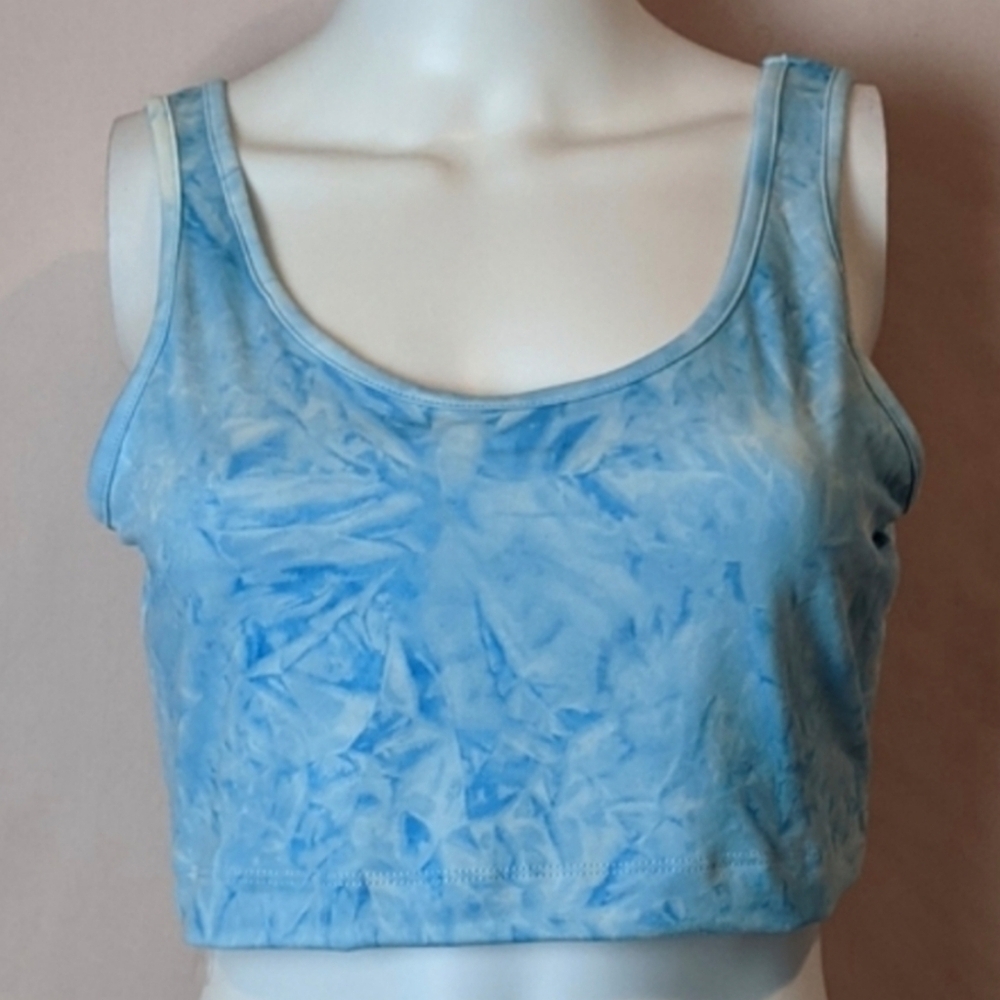 Fashion Nova Running On Coffee Light Blue Tie Dye Sleeveless Crop Top size Large